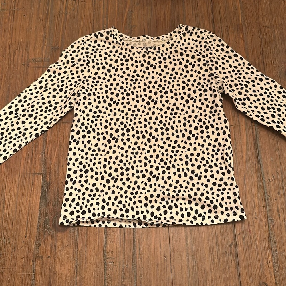 Old Navy size 4T NEVER WORN